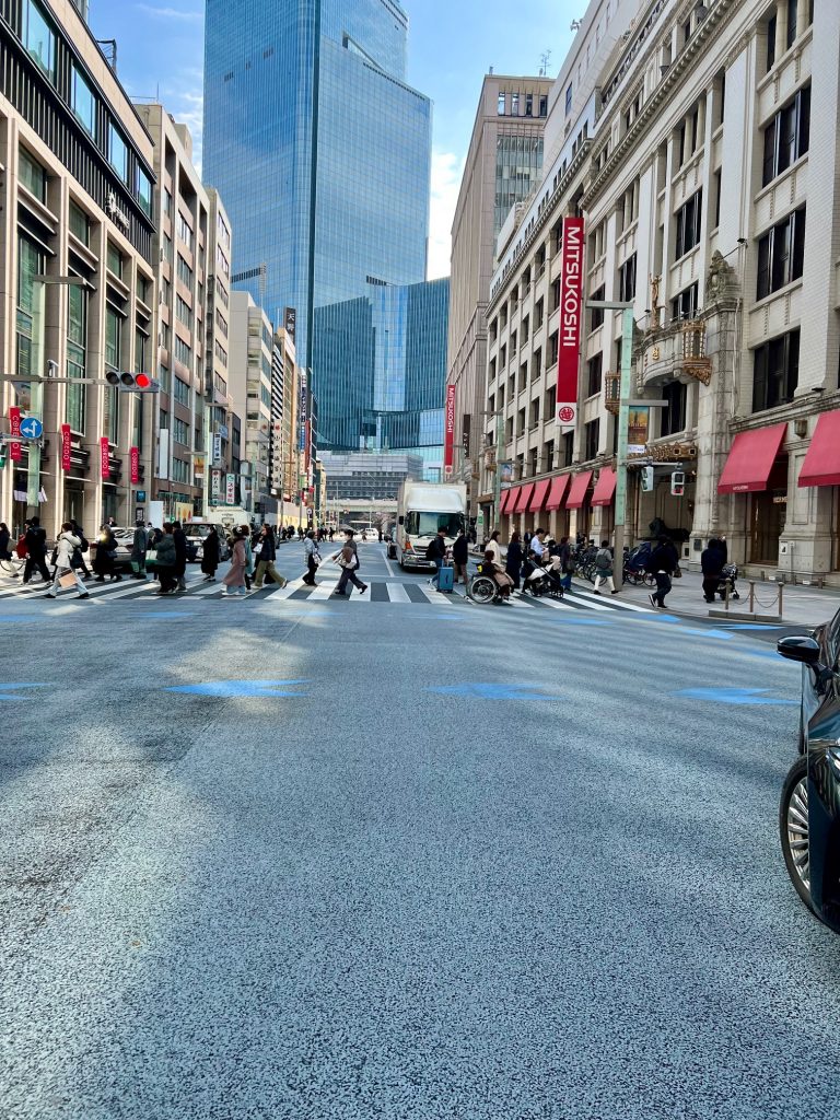 サムネイル:日本橋にてひと休み