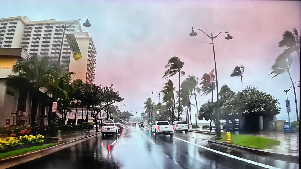 サムネイル:リゾート地で暴風雨